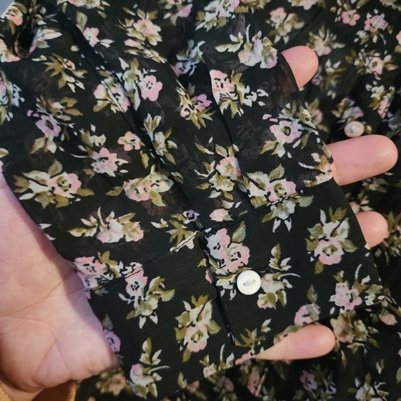 H&M Black Floral Sheer Button Top Shirt Women's Size 10 Flowy Boho Bohemian EUC - Picture 5 of 11